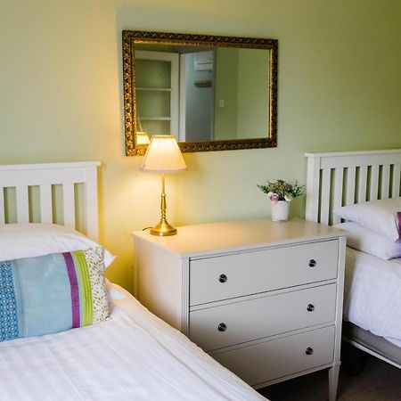 May Tree Cottage Manorbier 5 Mins From The Beach Sleeps 4 Εξωτερικό φωτογραφία