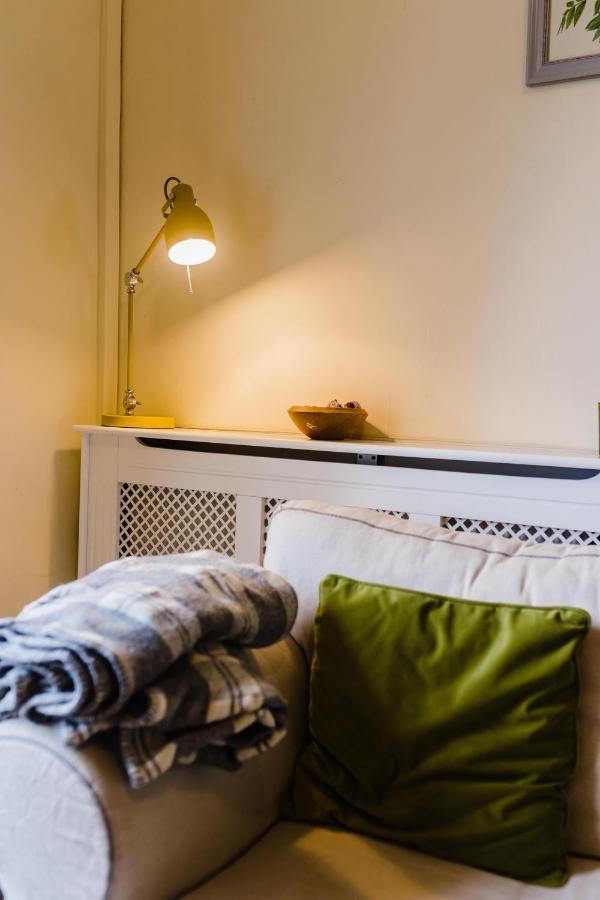 May Tree Cottage Manorbier 5 Mins From The Beach Sleeps 4 Εξωτερικό φωτογραφία