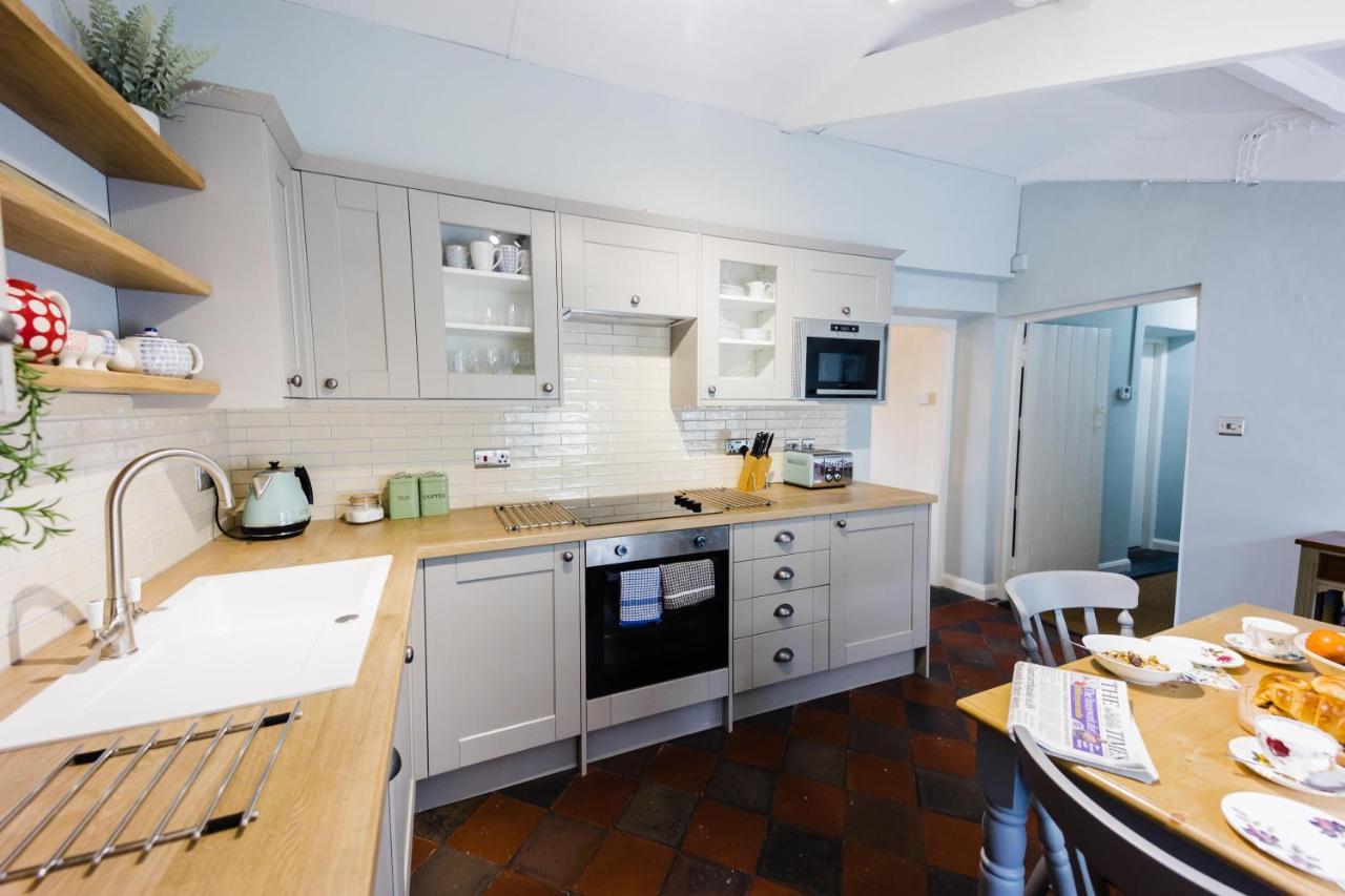 May Tree Cottage Manorbier 5 Mins From The Beach Sleeps 4 Εξωτερικό φωτογραφία