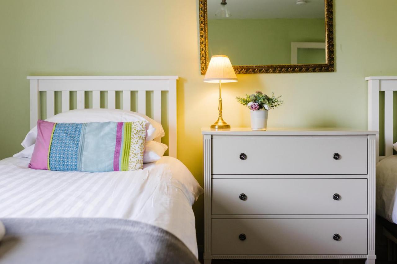 May Tree Cottage Manorbier 5 Mins From The Beach Sleeps 4 Εξωτερικό φωτογραφία