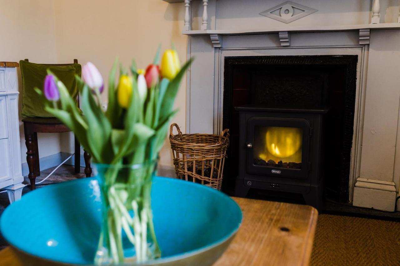 May Tree Cottage Manorbier 5 Mins From The Beach Sleeps 4 Εξωτερικό φωτογραφία