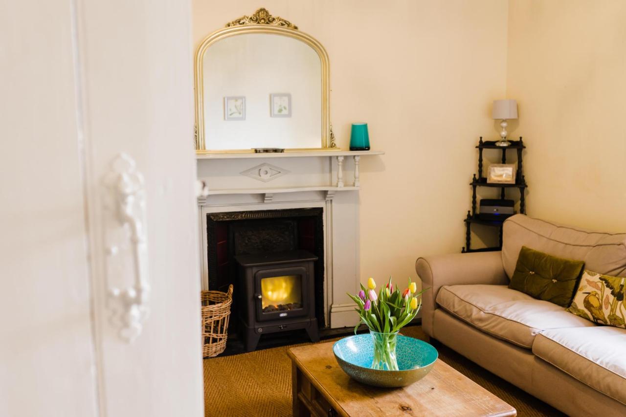 May Tree Cottage Manorbier 5 Mins From The Beach Sleeps 4 Εξωτερικό φωτογραφία
