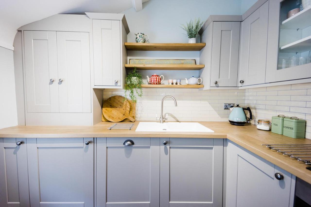May Tree Cottage Manorbier 5 Mins From The Beach Sleeps 4 Εξωτερικό φωτογραφία