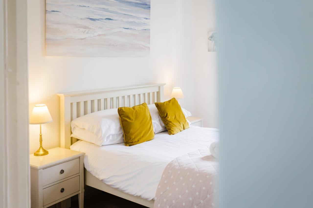 May Tree Cottage Manorbier 5 Mins From The Beach Sleeps 4 Εξωτερικό φωτογραφία