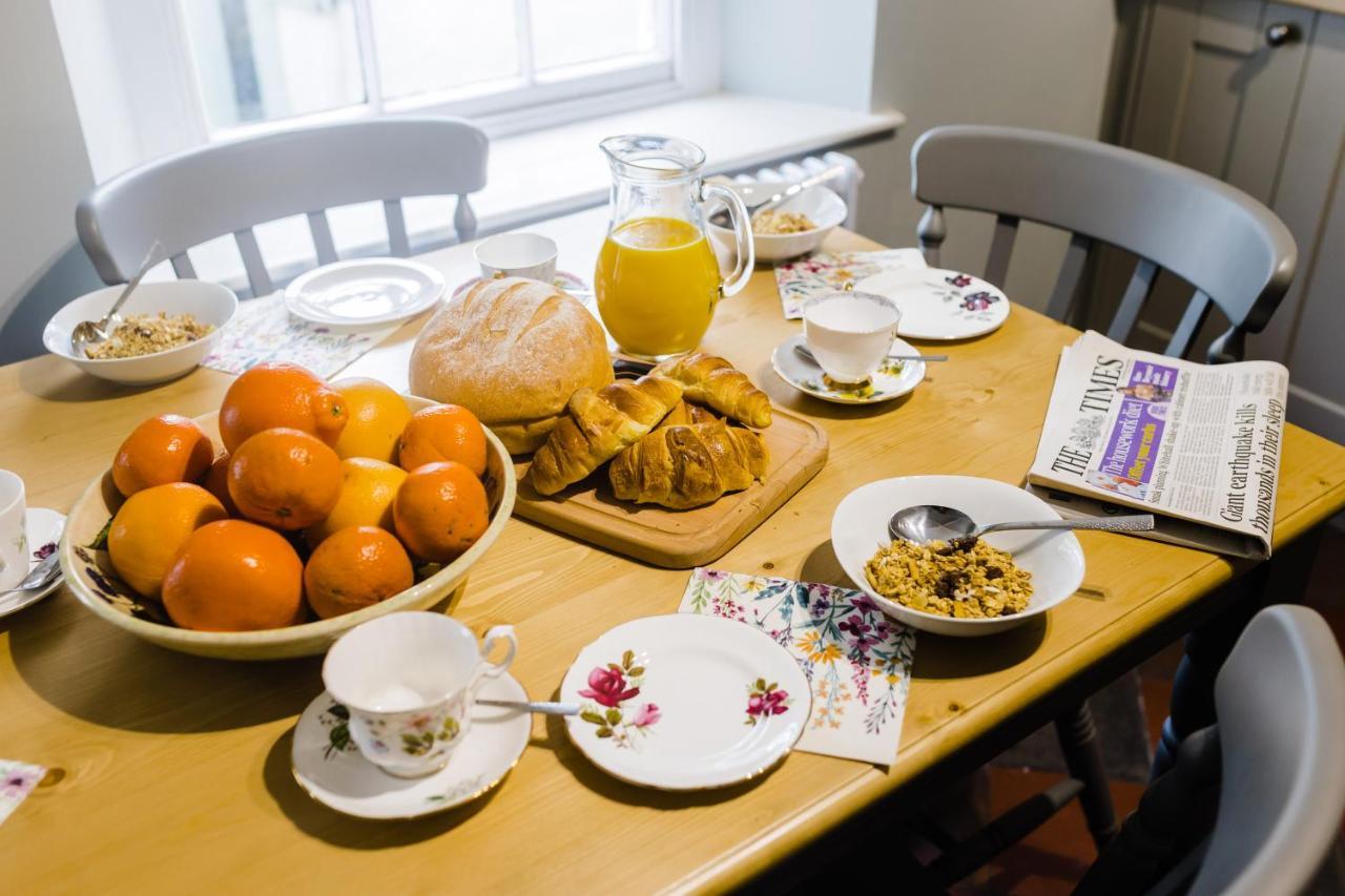 May Tree Cottage Manorbier 5 Mins From The Beach Sleeps 4 Εξωτερικό φωτογραφία