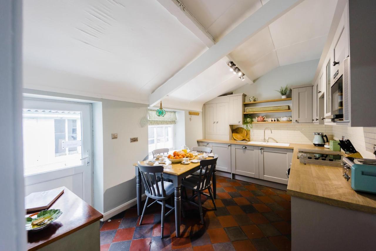 May Tree Cottage Manorbier 5 Mins From The Beach Sleeps 4 Εξωτερικό φωτογραφία